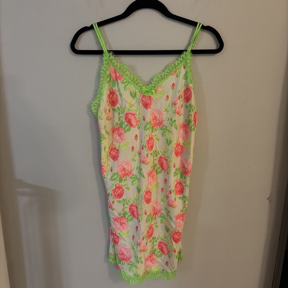 2014 BETSEY JOHNSON INTIMATES neon Green And Pink Roses Lace Detail Nightgown Lg